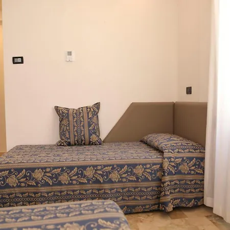 拉吉亚拉酒店 酒店 切法卢